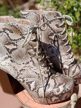 Snake-Print Lace-Up Platform Ankle Boots - Beige/Black